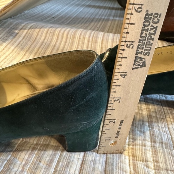Vintage Proxy Green Suede Buckle Heels Made in Spain Size 10M Block Heel Shoes - Picture 8 of 11